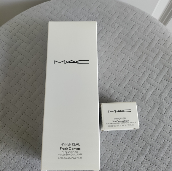 Mac Cosmetics Hyper Real Fresh Canvas Cleansing Oil & Moisturizing Cream